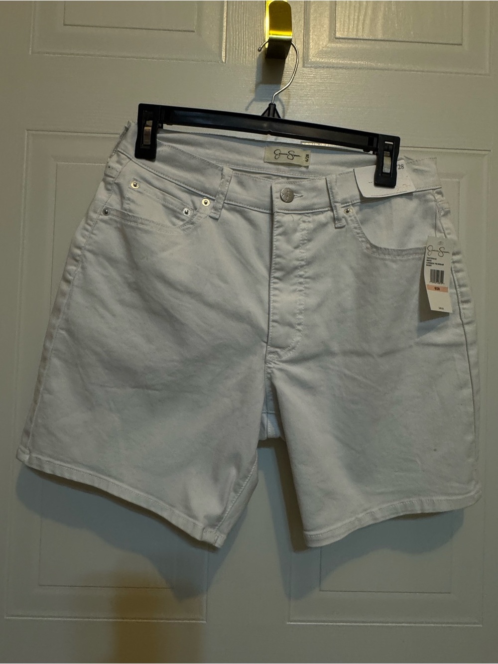 Jessica Simpson Sz 6/28 White Jean Shorts NWT😊😊